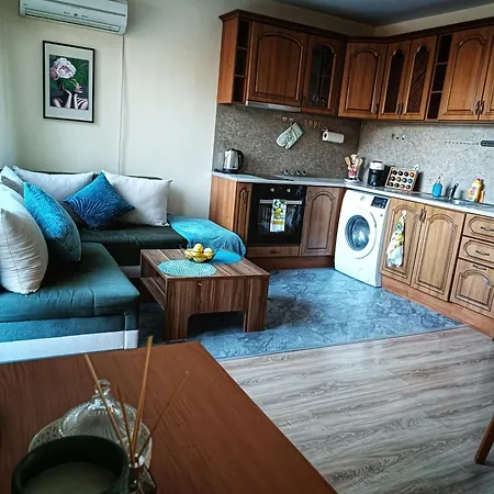 боровата къща Konukevi Varna