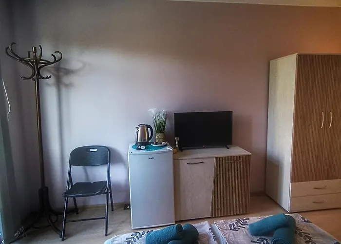 боровата къща בית הארחה